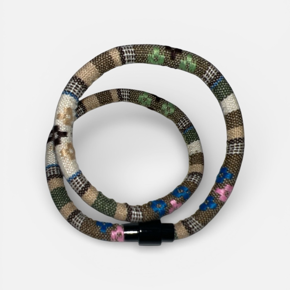 Patterned wrap bracelet magnetic closure - Picture 3 of 5